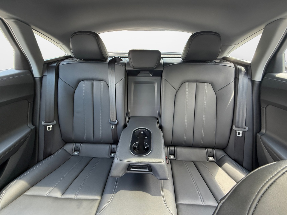 Vehicle image 17 of 35