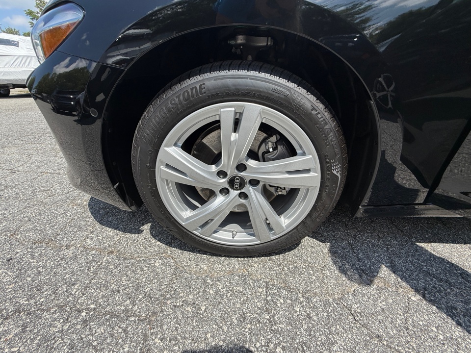 Vehicle image 13 of 35