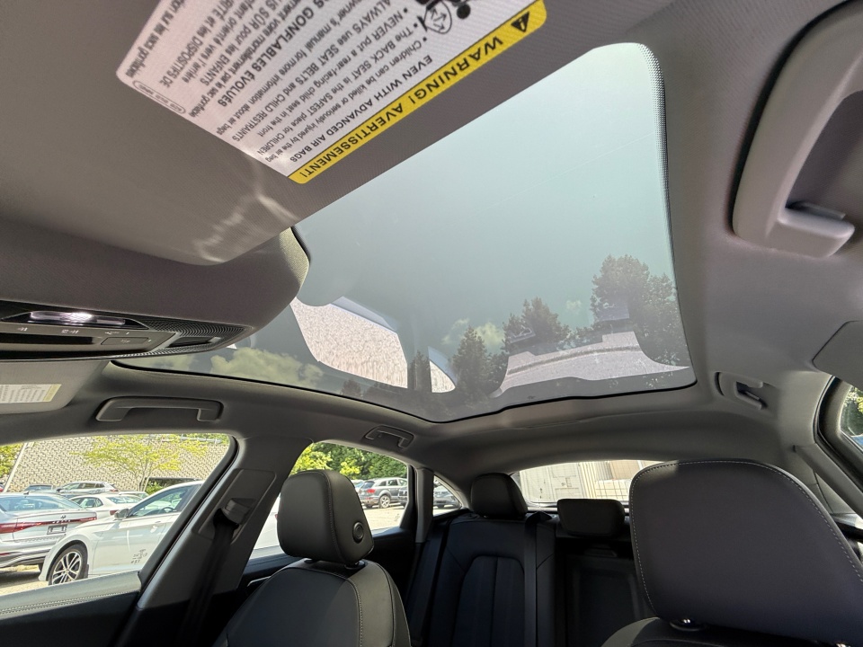 Vehicle image 21 of 35