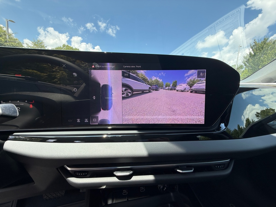 Vehicle image 31 of 35