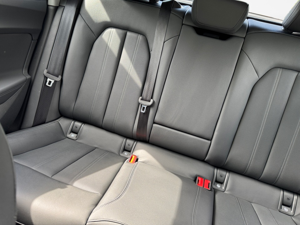 Vehicle image 12 of 35