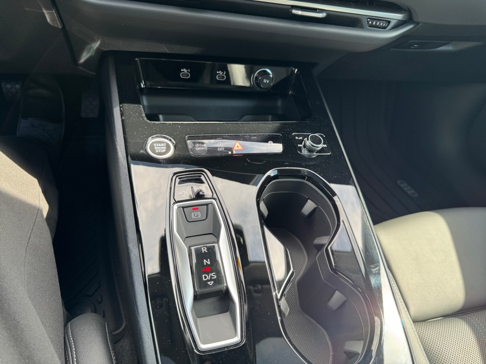 Vehicle image 20 of 35