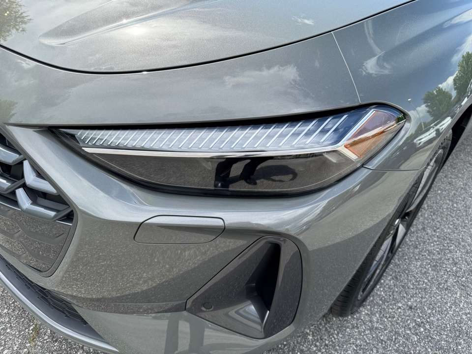 Vehicle image 26 of 35