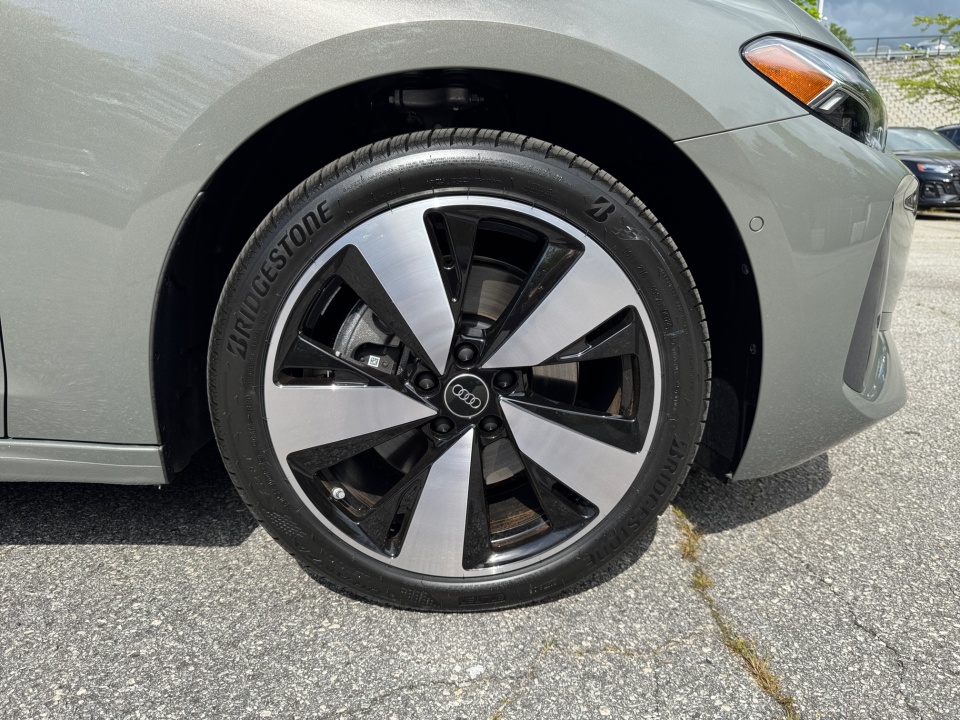 Vehicle image 25 of 35