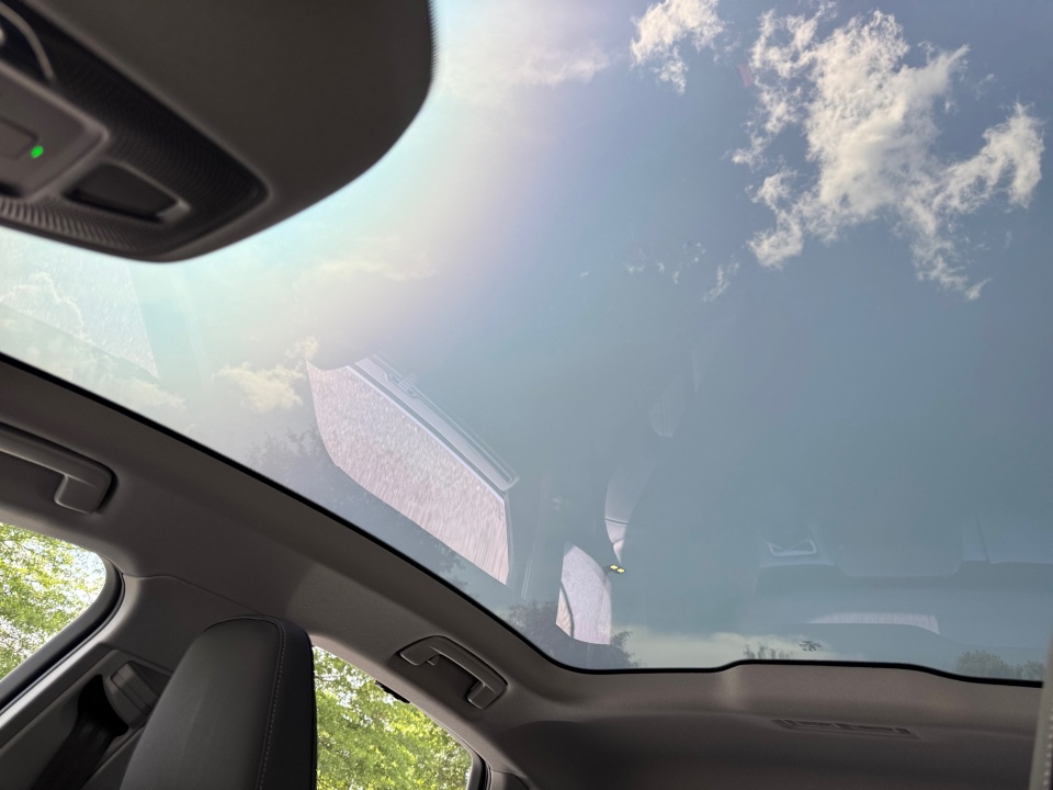 Vehicle image 21 of 35