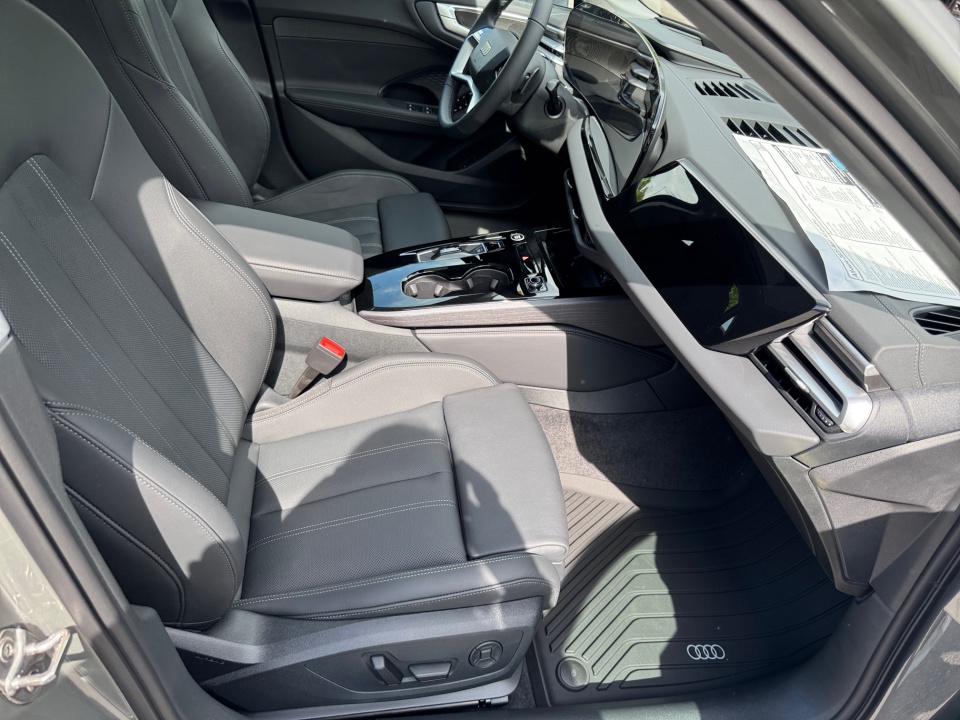 Vehicle image 28 of 35