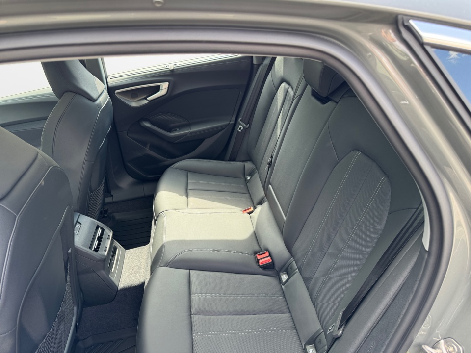 Vehicle image 13 of 35