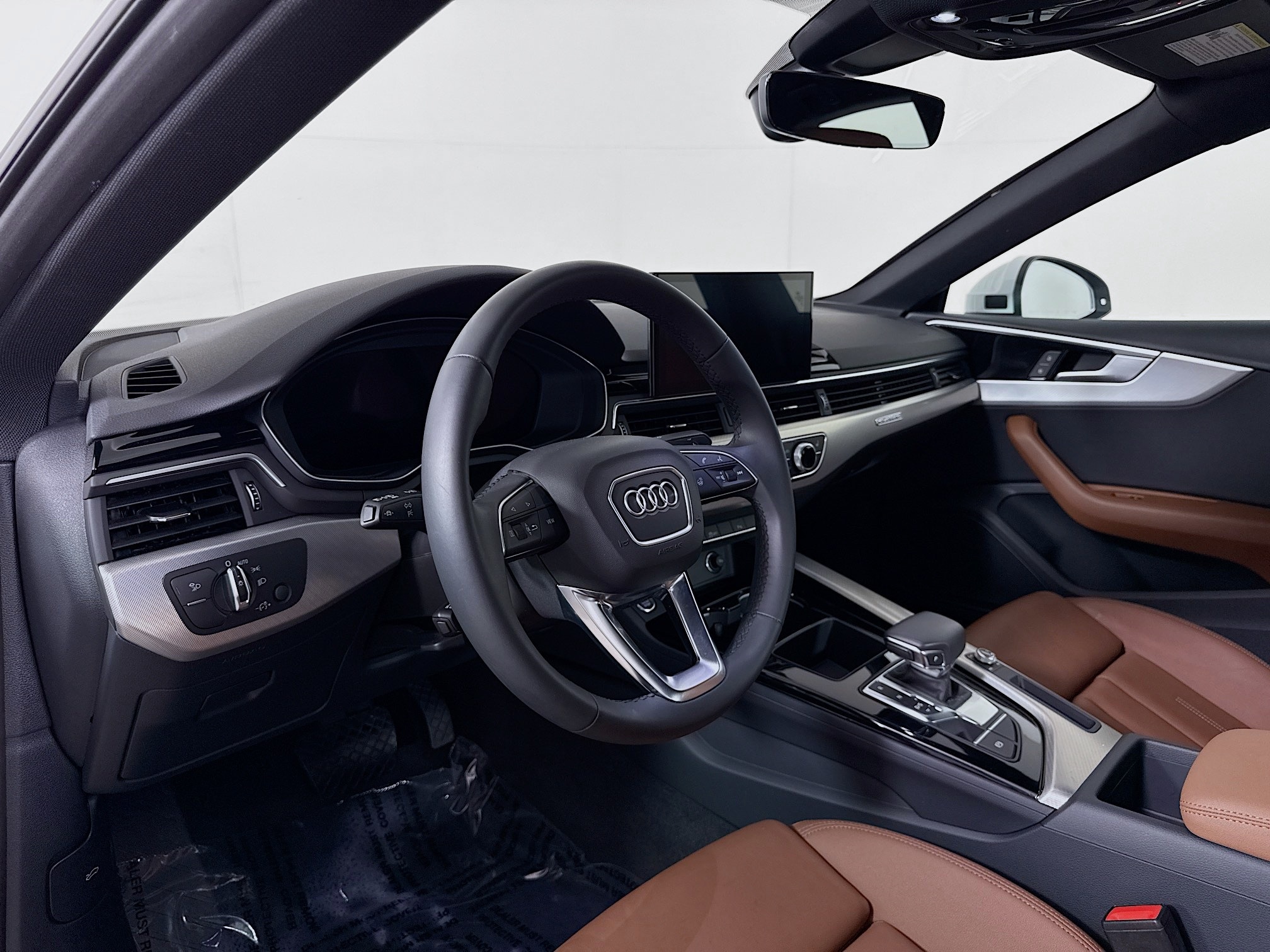 Vehicle image 18 of 31
