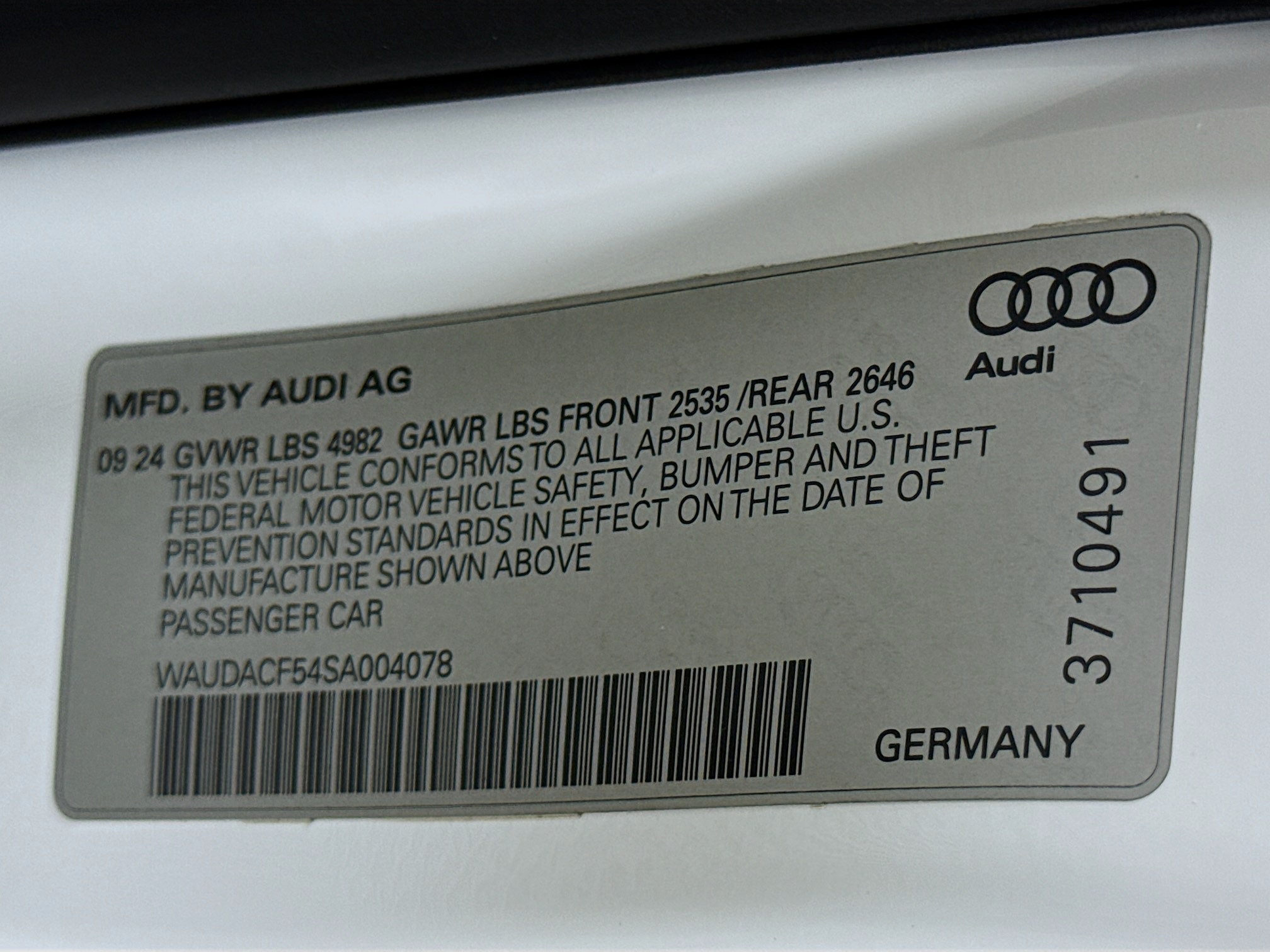 Vehicle image 27 of 31