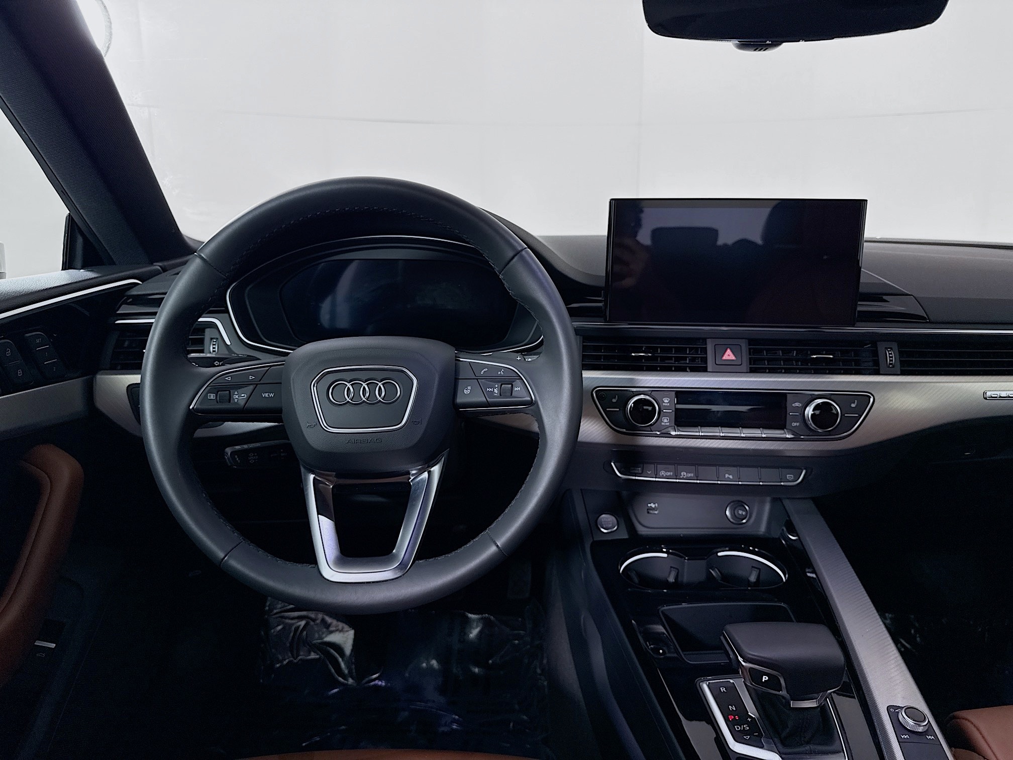 Vehicle image 17 of 31