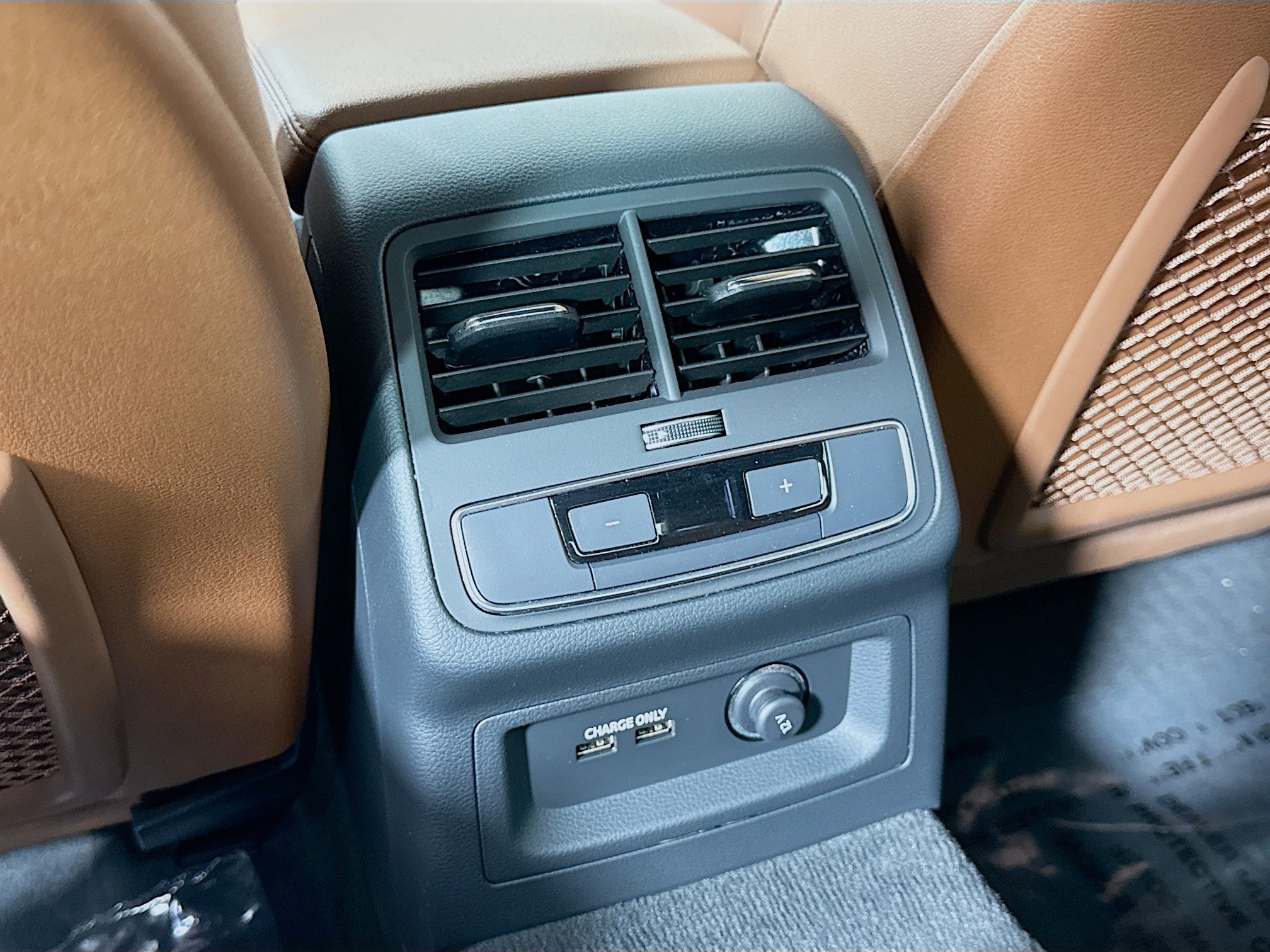 Vehicle image 25 of 31