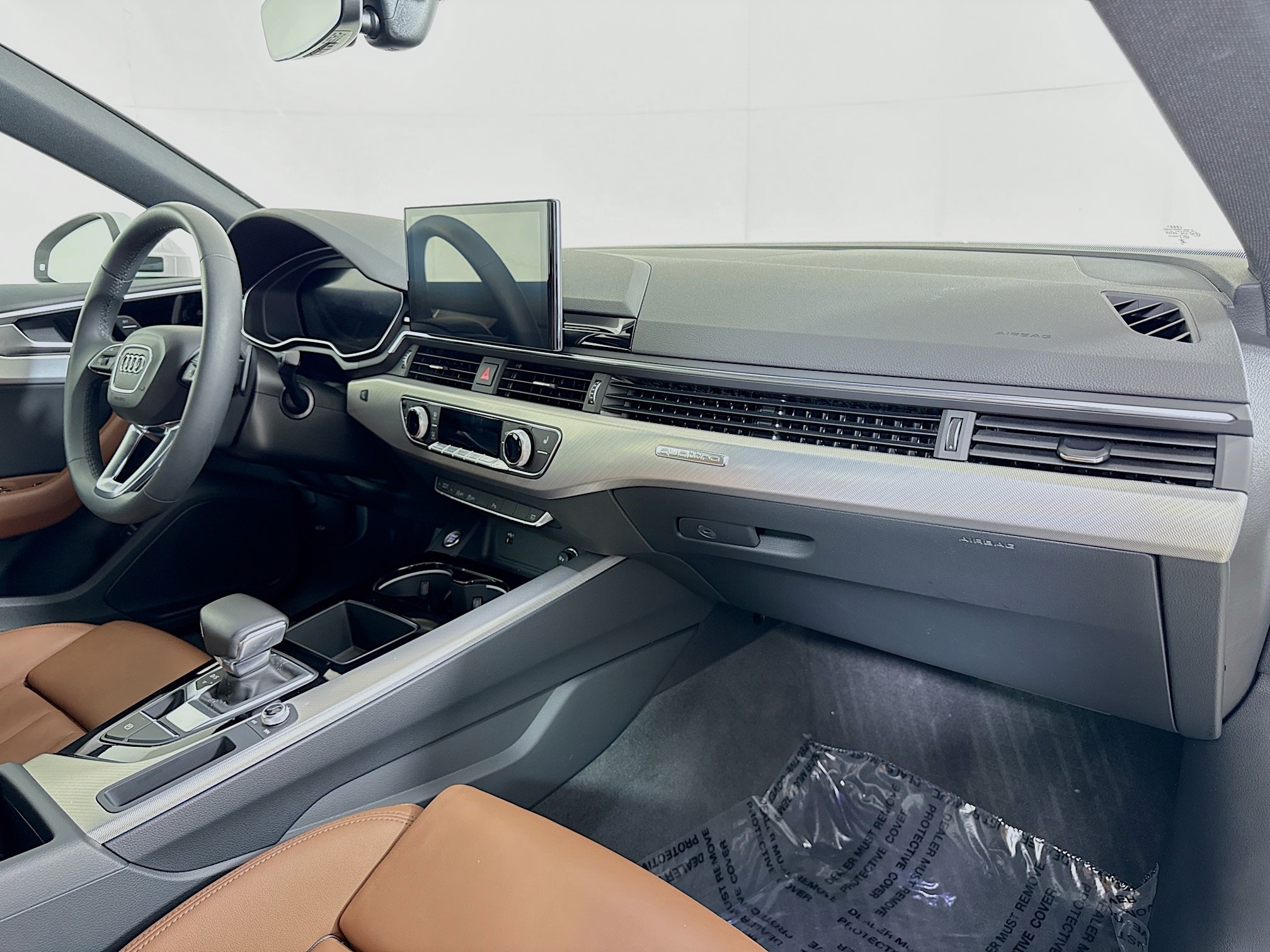 Vehicle image 16 of 31