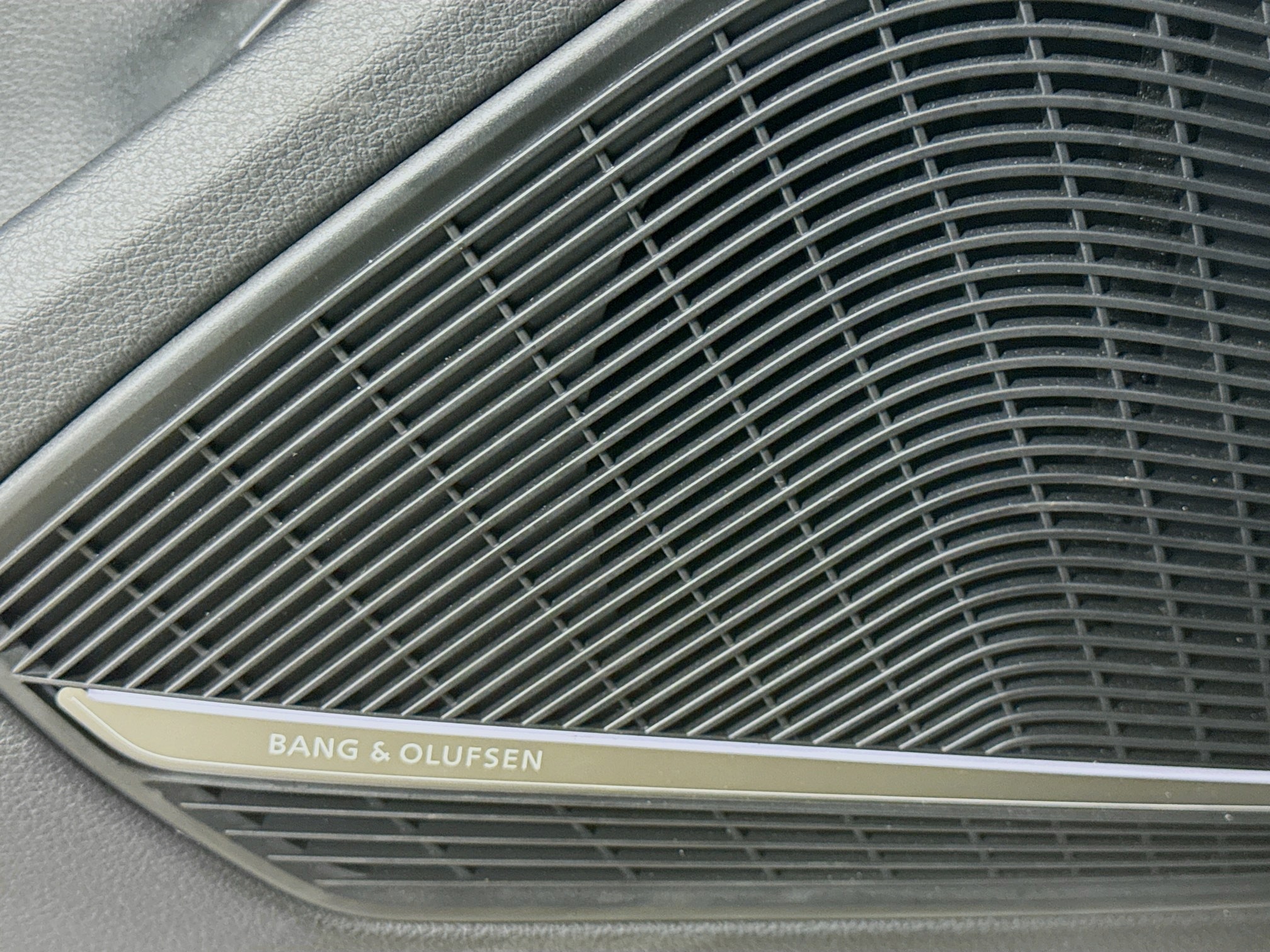 Vehicle image 12 of 33
