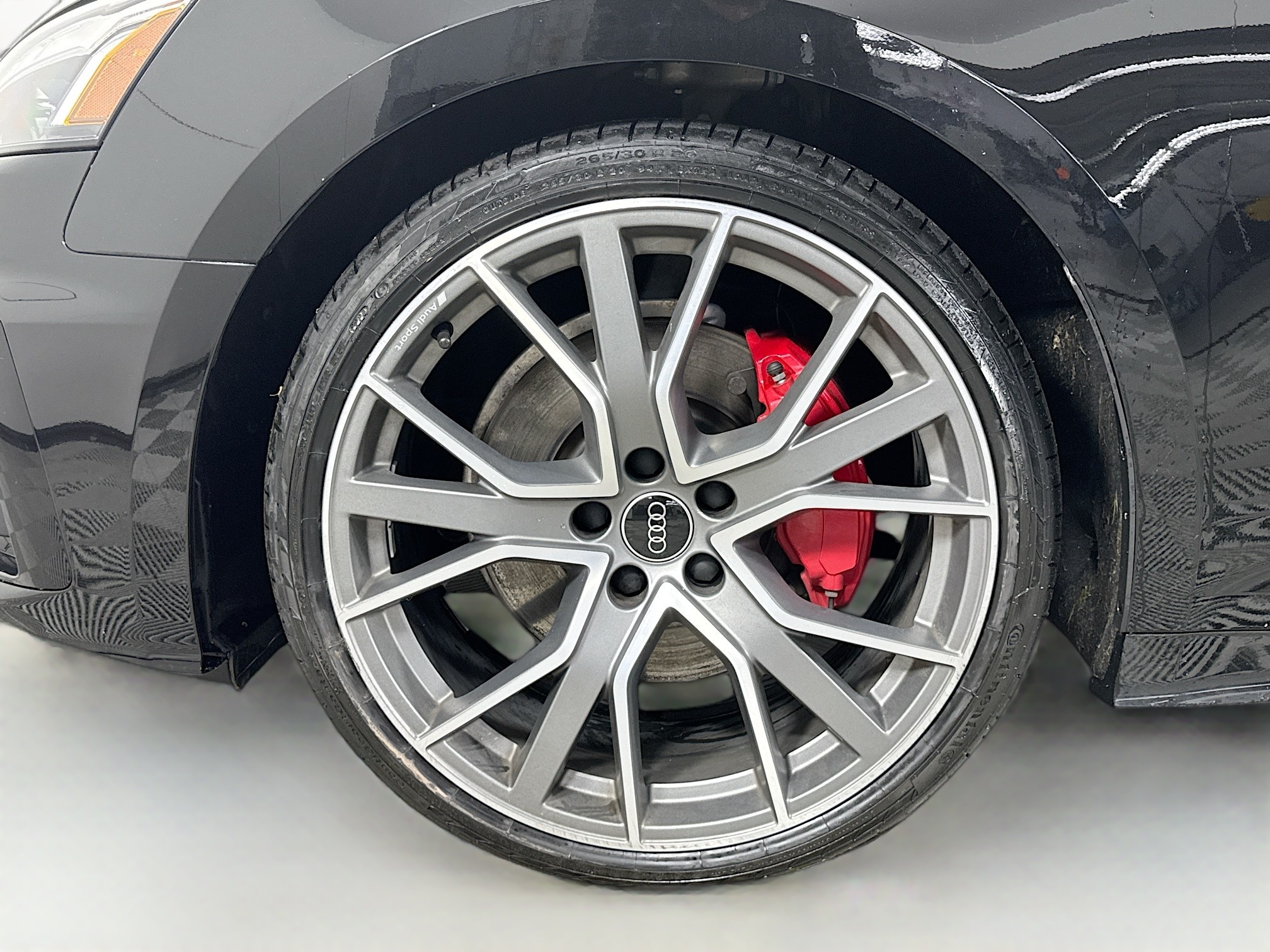 Vehicle image 31 of 33