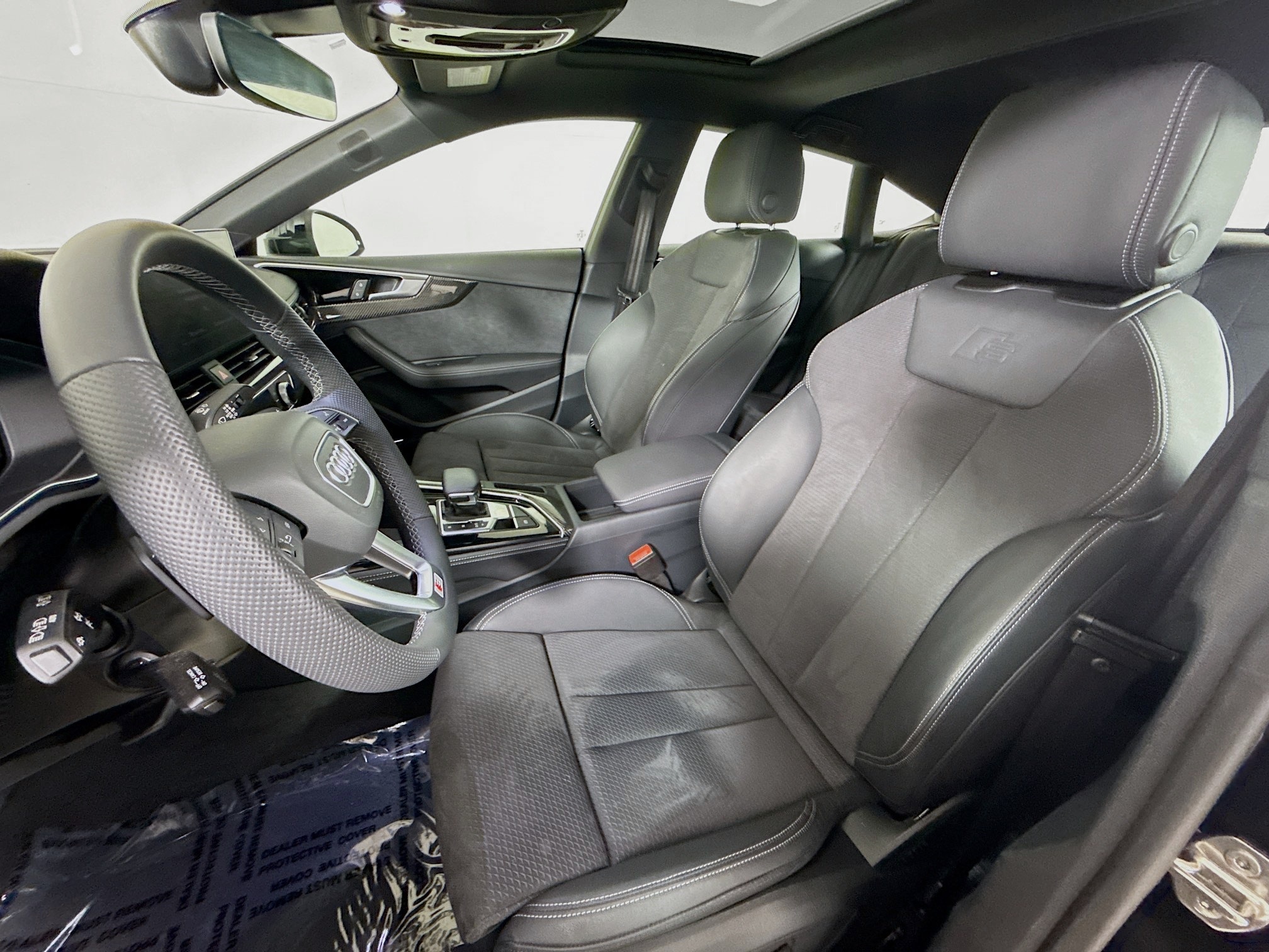 Vehicle image 10 of 33