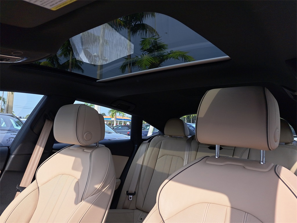 Vehicle image 21 of 31