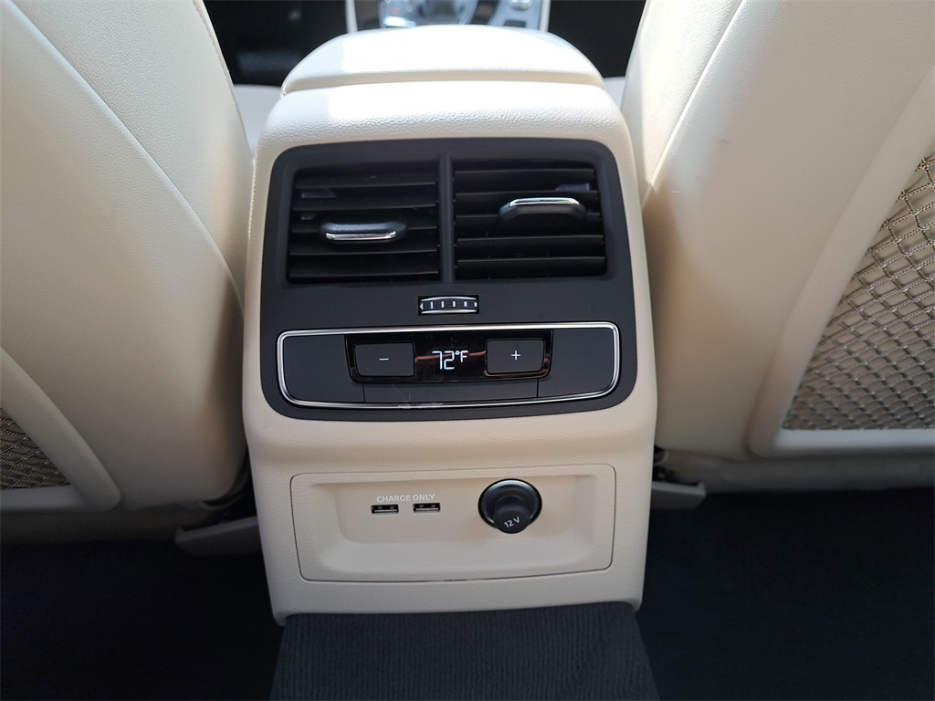 Vehicle image 14 of 31
