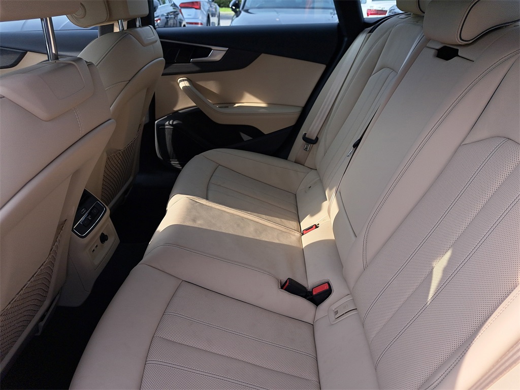 Vehicle image 12 of 31