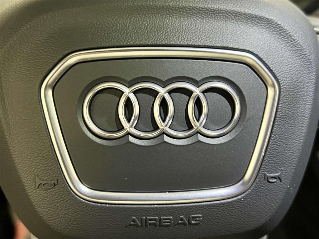 Vehicle image 30 of 31