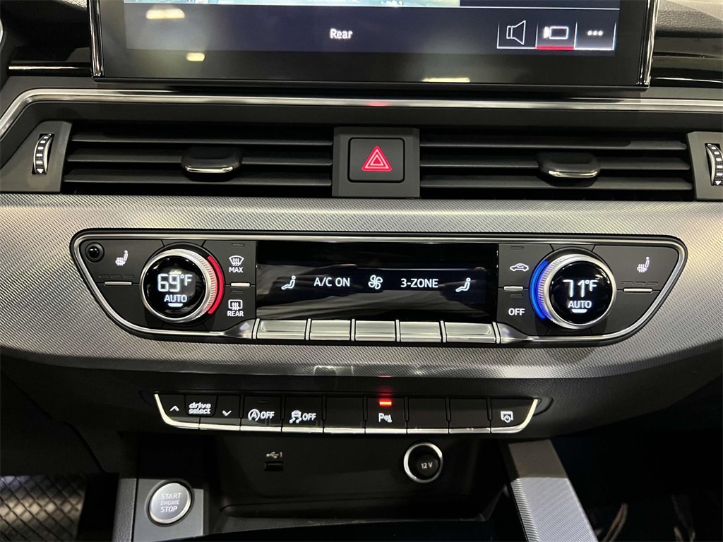 Vehicle image 15 of 31