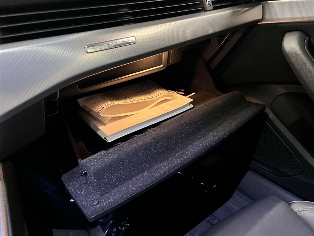 Vehicle image 18 of 31