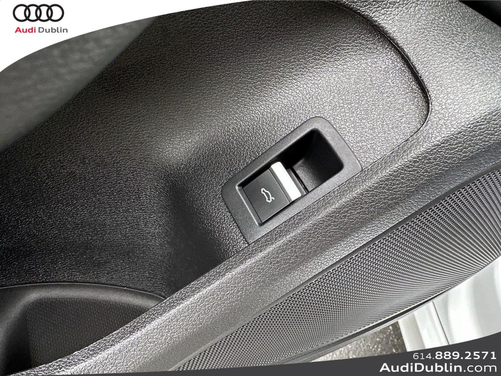 Vehicle image 12 of 34