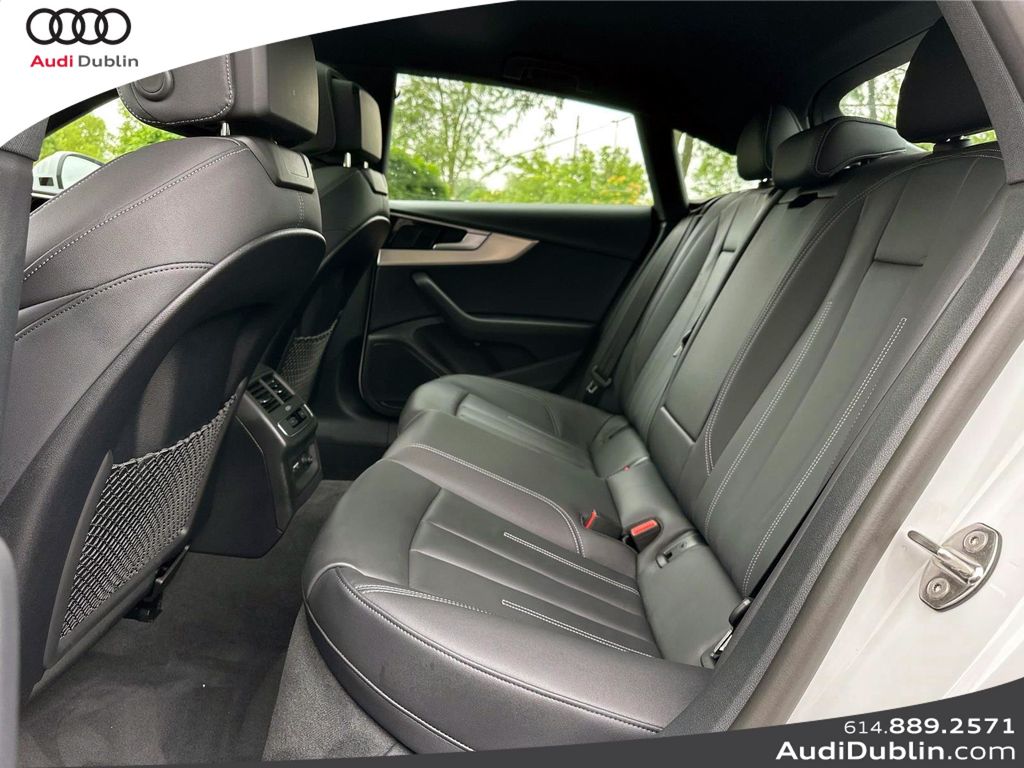 Vehicle image 29 of 34