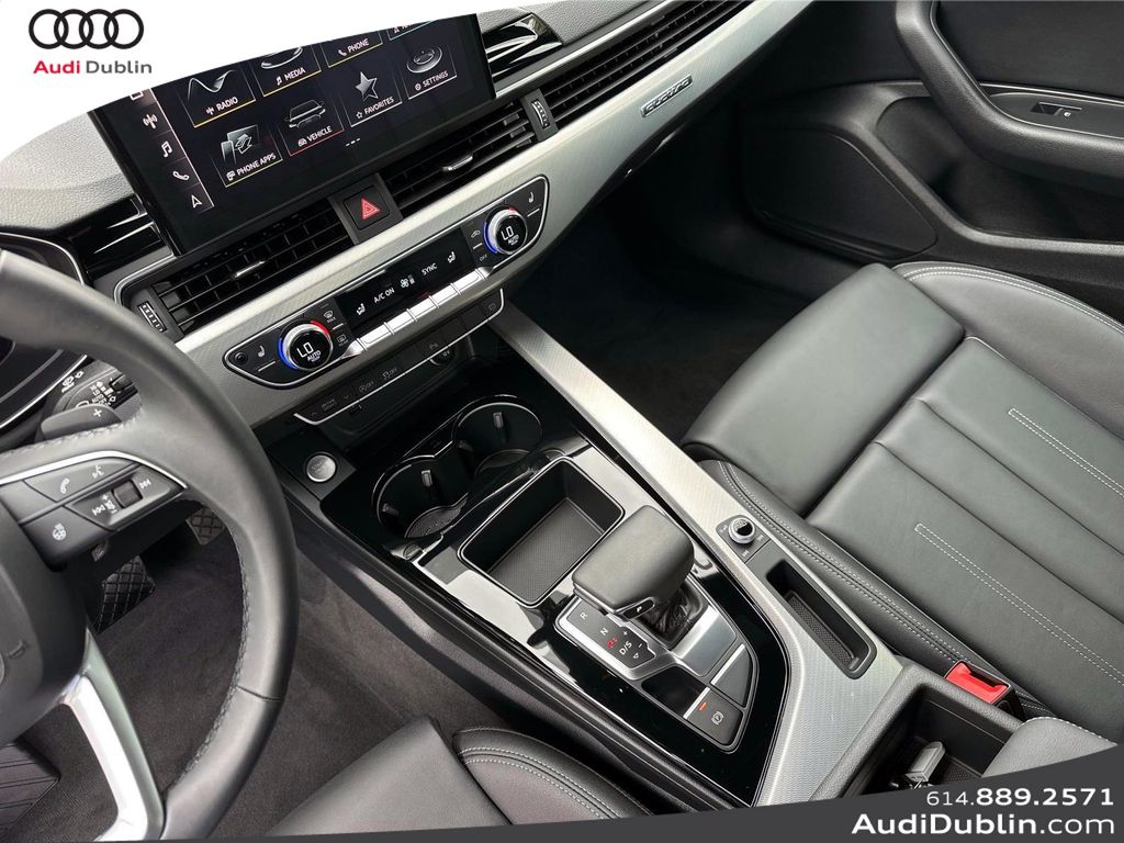 Vehicle image 26 of 34