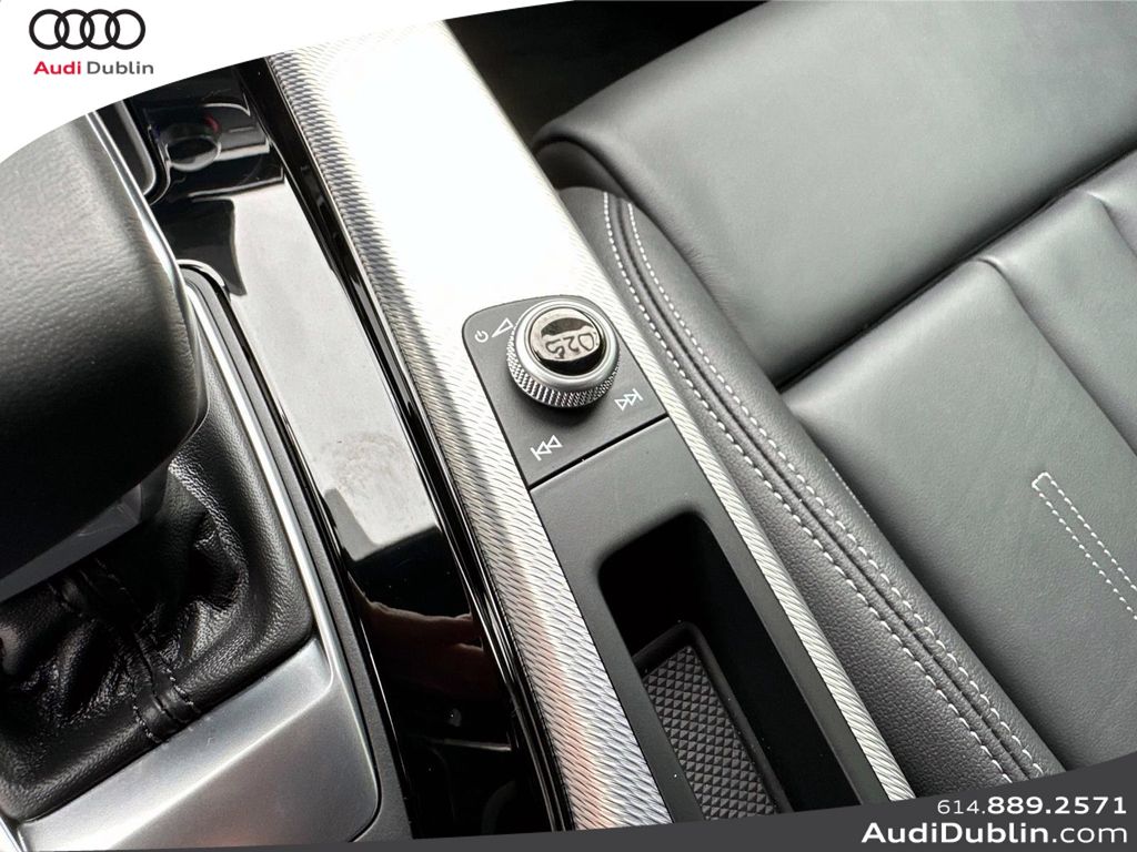 Vehicle image 24 of 34