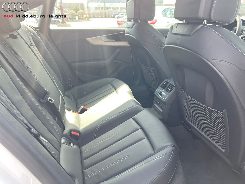 Vehicle image 14 of 44