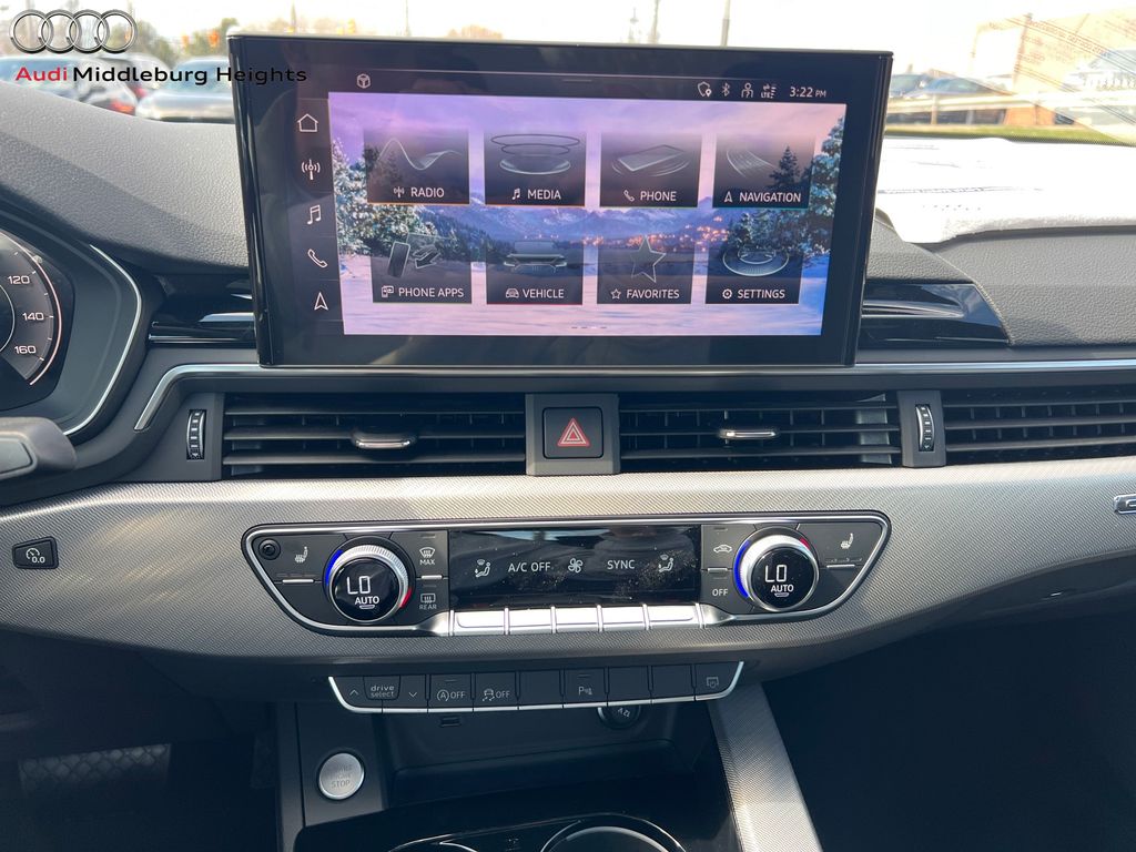 Vehicle image 26 of 44