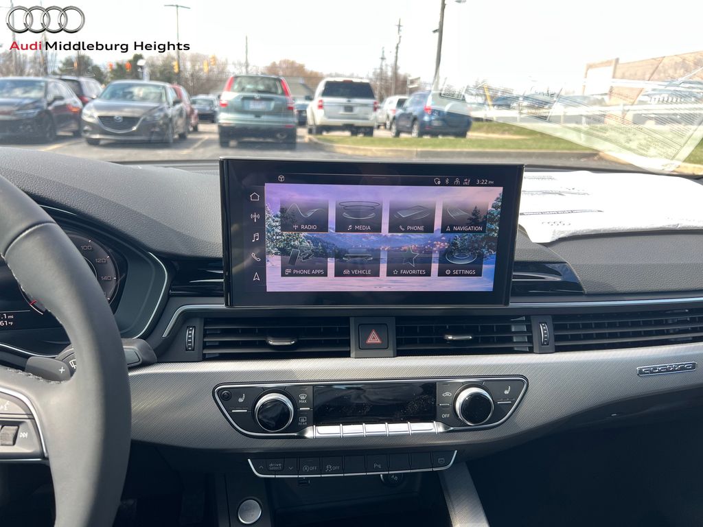 Vehicle image 27 of 44
