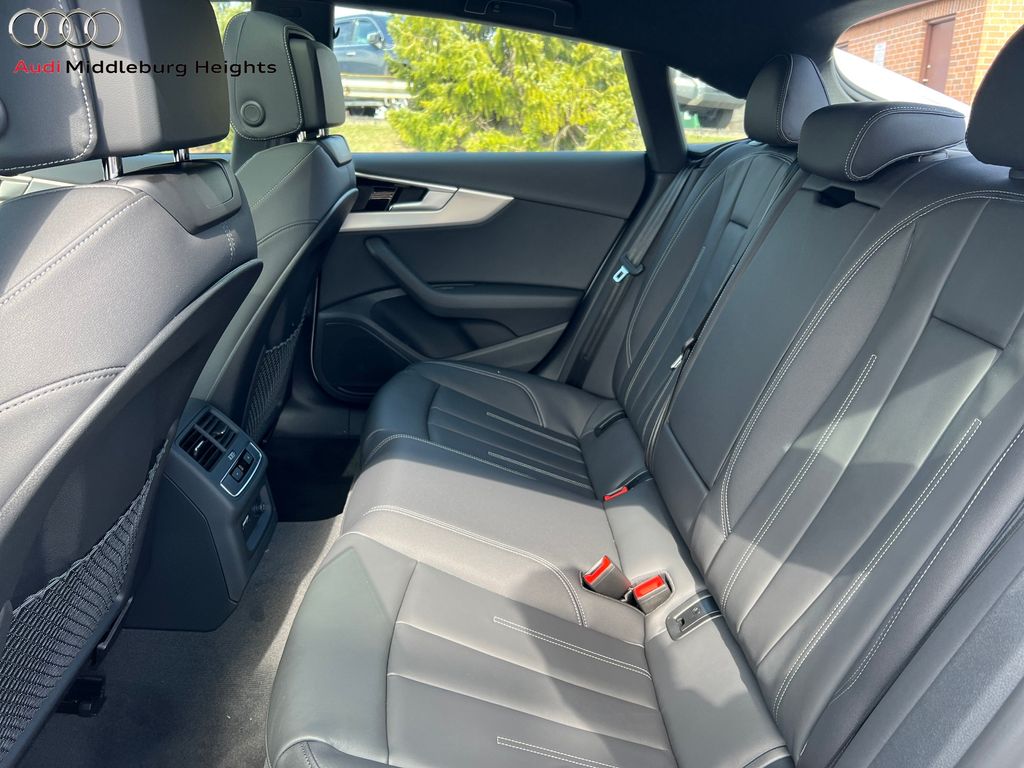 Vehicle image 15 of 44