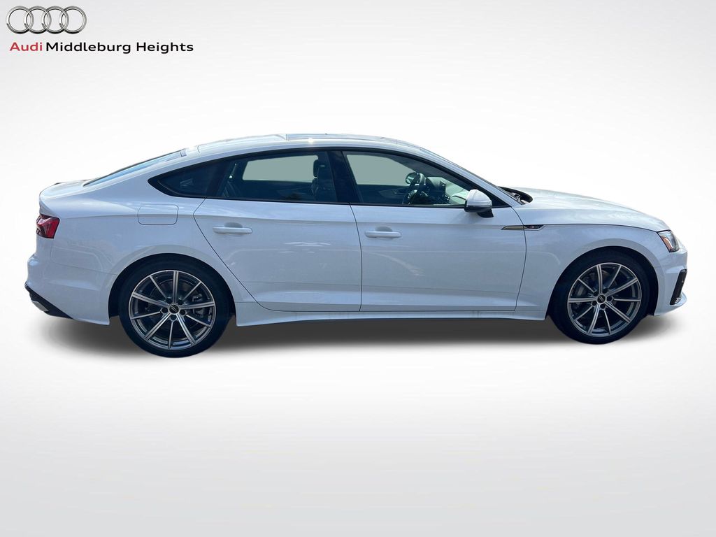 Vehicle image 6 of 44