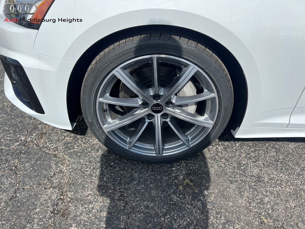 Vehicle image 12 of 44
