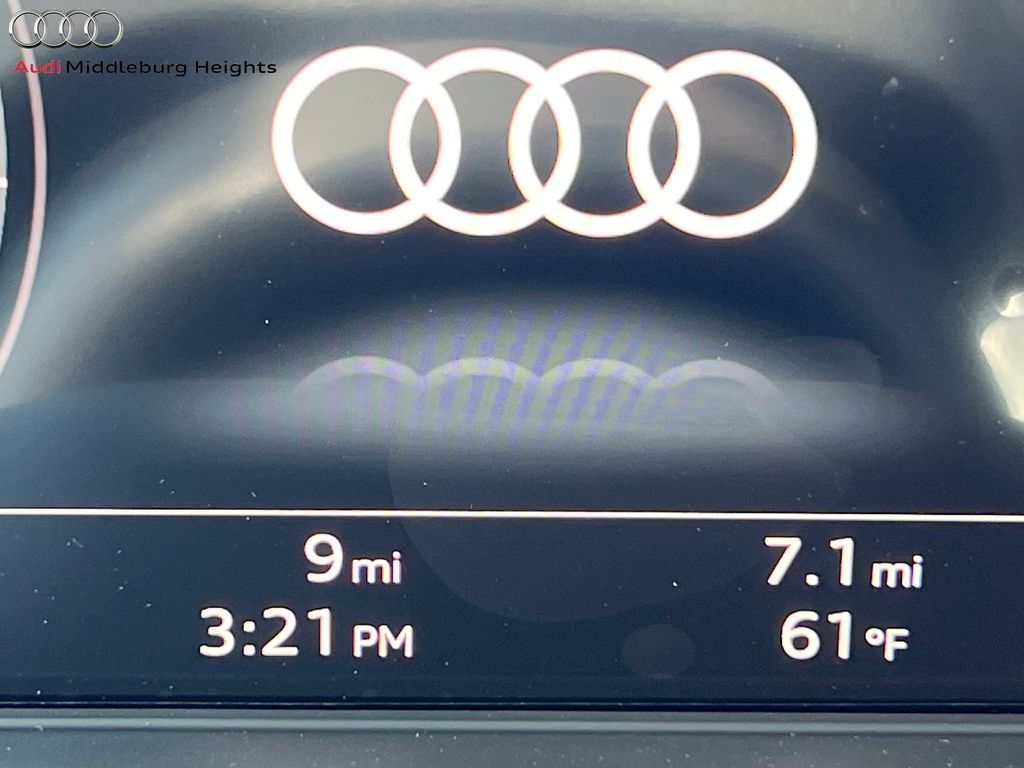 Vehicle image 41 of 44