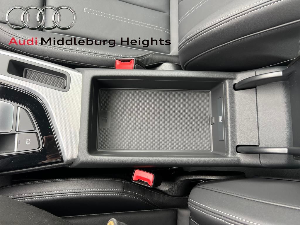 Vehicle image 25 of 34