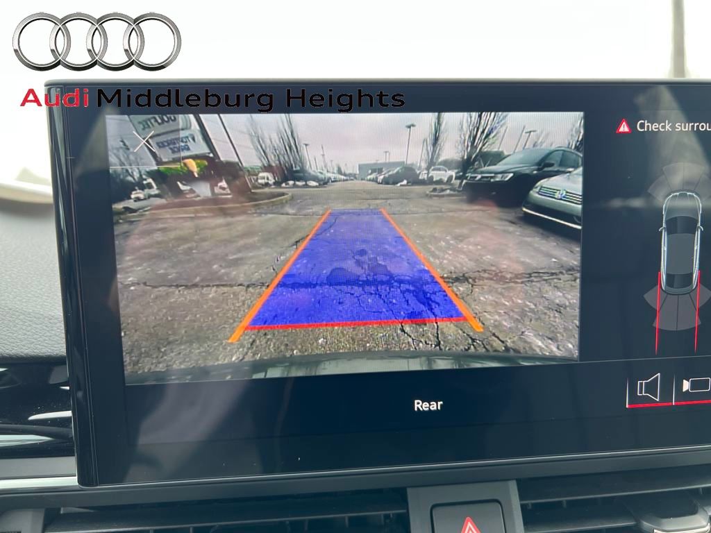 Vehicle image 22 of 34