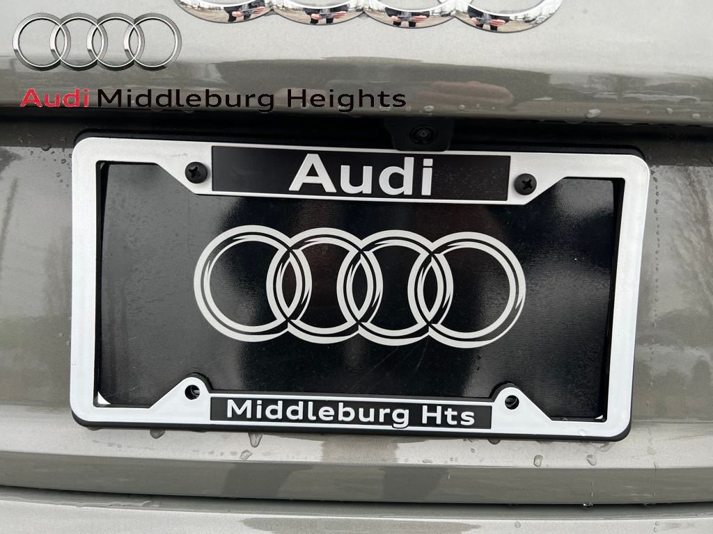Vehicle image 32 of 34