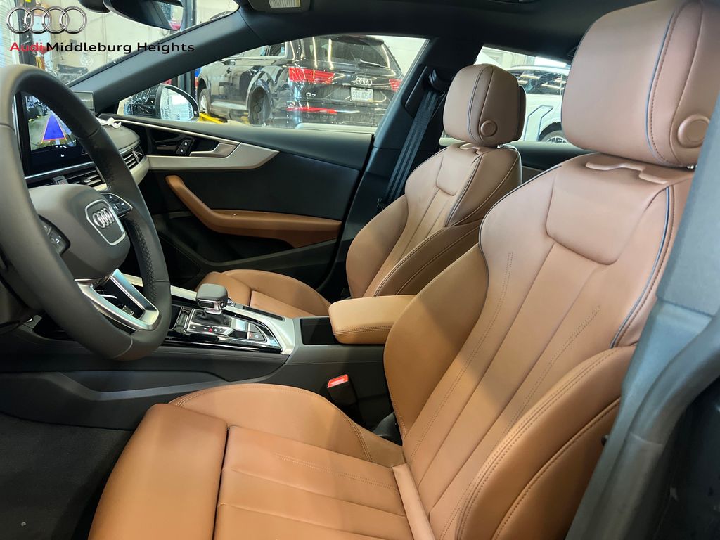 Vehicle image 17 of 45