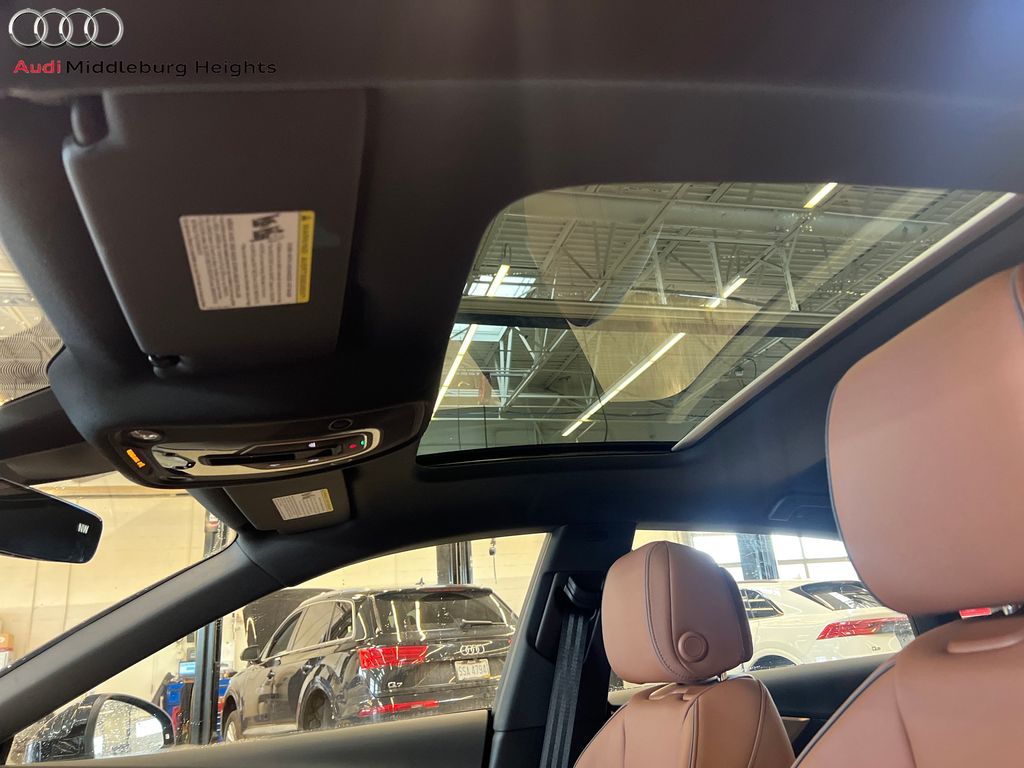 Vehicle image 21 of 45