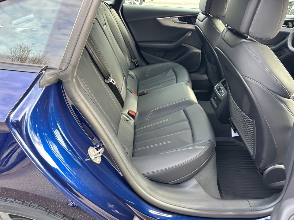 Vehicle image 29 of 35
