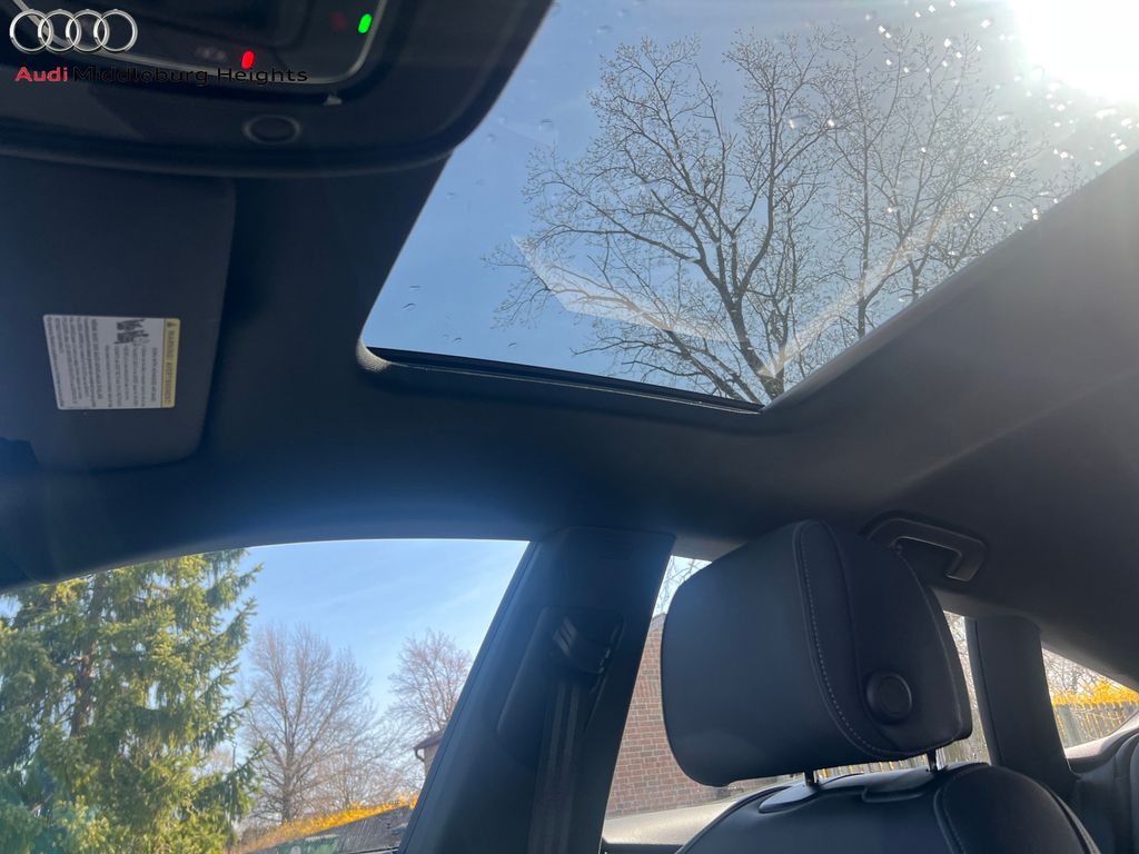 Vehicle image 37 of 41