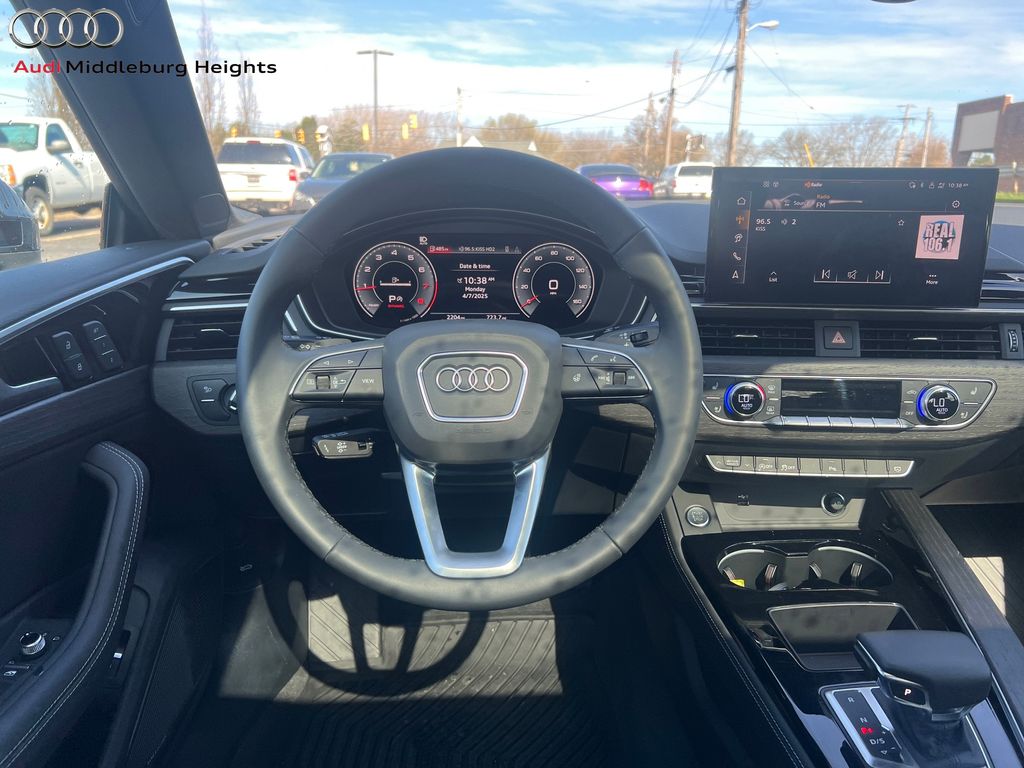 Vehicle image 19 of 41