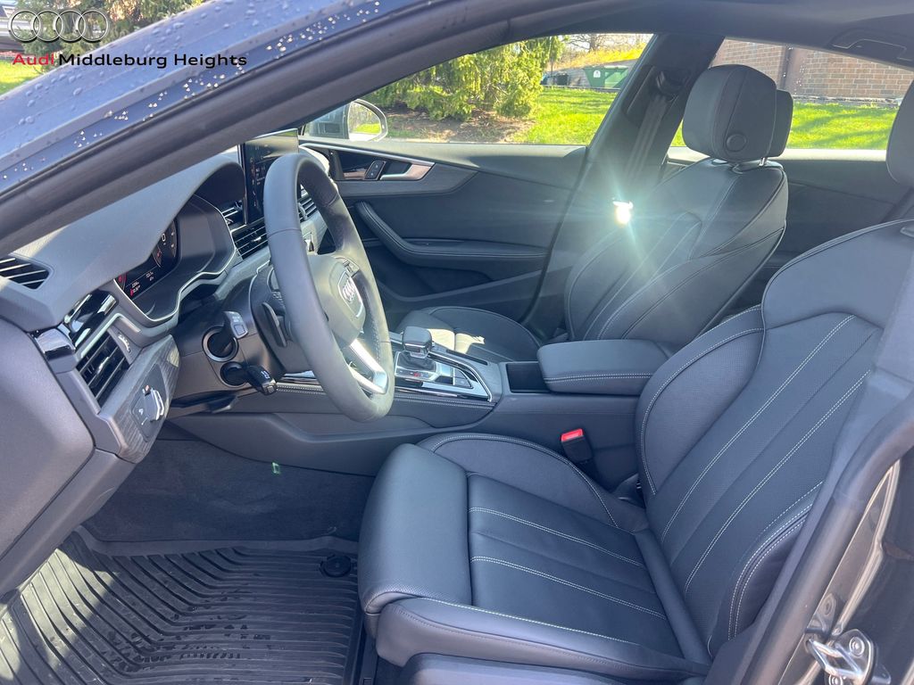 Vehicle image 15 of 41