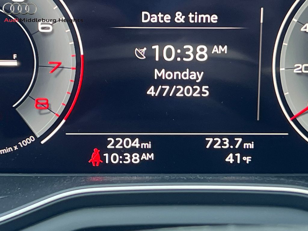 Vehicle image 21 of 41