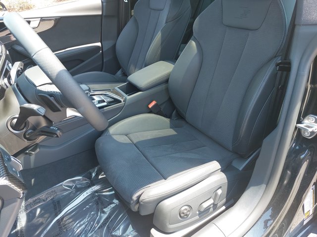 Vehicle image 15 of 36