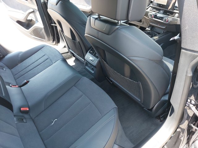 Vehicle image 11 of 36