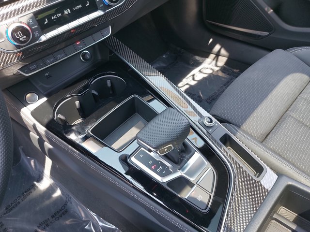 Vehicle image 25 of 36