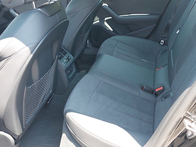 Vehicle image 14 of 36